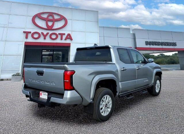 
								Toyota Tacoma full									