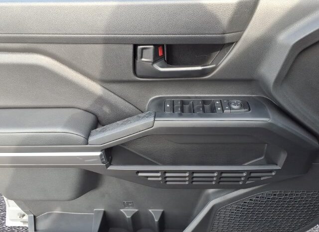 
								Toyota Tacoma full									