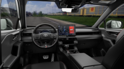 
										Toyota RAV4 Plug-In Hybrid full									