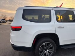 
										Jeep Wagoneer full									