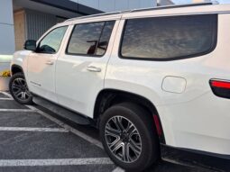
										Jeep Wagoneer full									