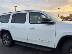 
										Jeep Wagoneer full									