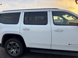 
										Jeep Wagoneer full									
