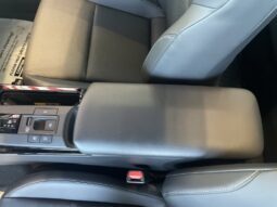 
										Toyota Prius full									
