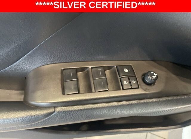 
								Toyota Camry Hybrid full									