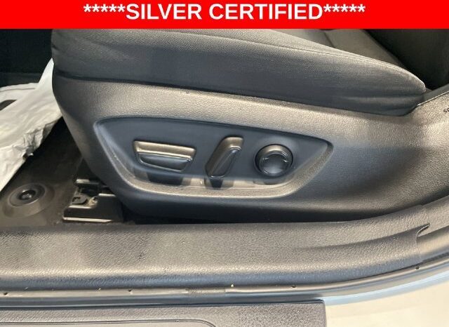 
								Toyota Camry Hybrid full									