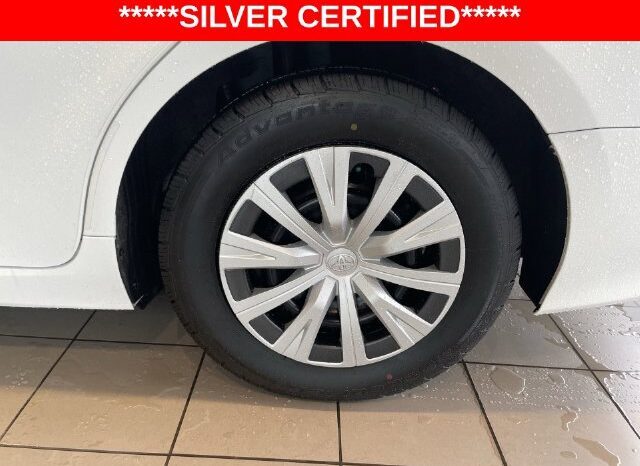 
								Toyota Camry Hybrid full									