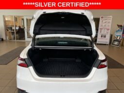 
										Toyota Camry Hybrid full									