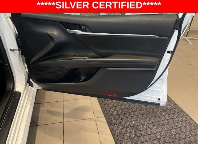 
								Toyota Camry Hybrid full									