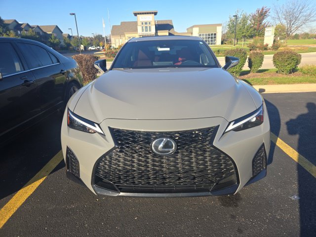 Lexus IS