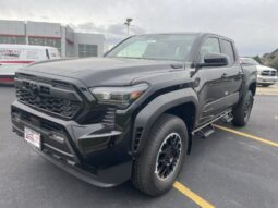 
										Toyota Tacoma Hybrid full									