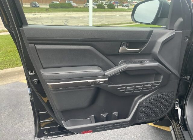 
								Toyota Tacoma Hybrid full									
