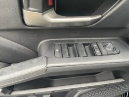 
										Toyota Tacoma Hybrid full									