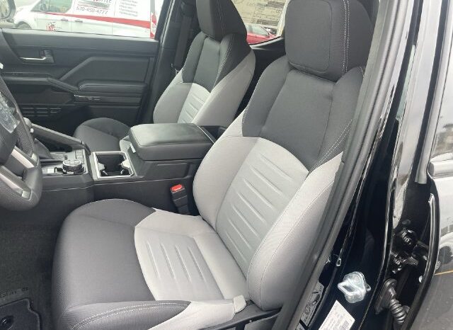 
								Toyota Tacoma Hybrid full									