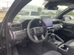 
										Toyota Tacoma Hybrid full									