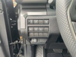 
										Toyota Tacoma Hybrid full									