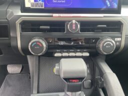 
										Toyota Tacoma Hybrid full									