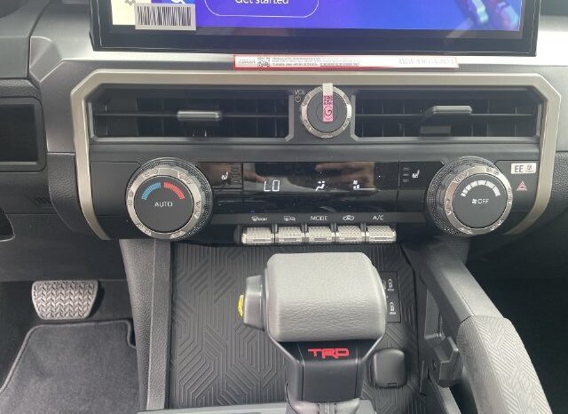 
								Toyota Tacoma Hybrid full									