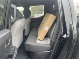 
										Toyota Tacoma Hybrid full									