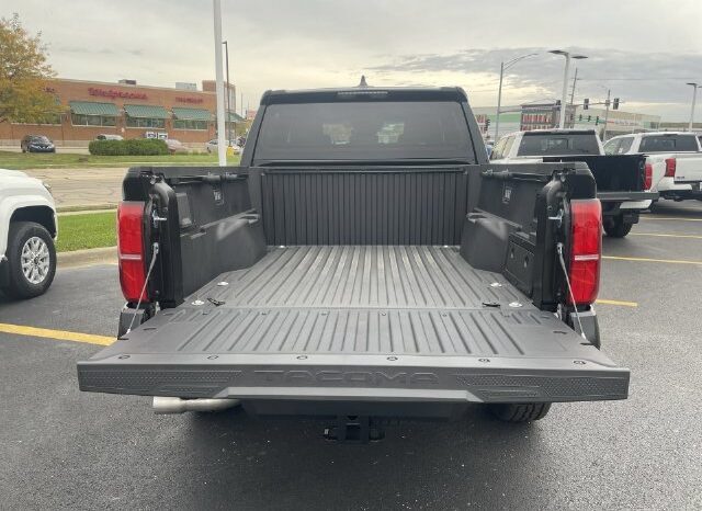 
								Toyota Tacoma Hybrid full									