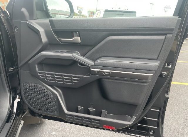 
								Toyota Tacoma Hybrid full									