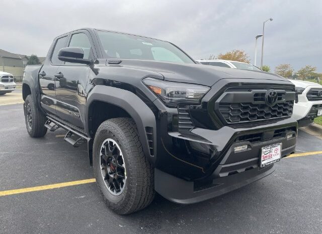 
								Toyota Tacoma Hybrid full									
