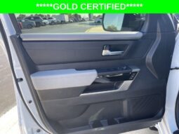 
										Toyota Sequoia full									