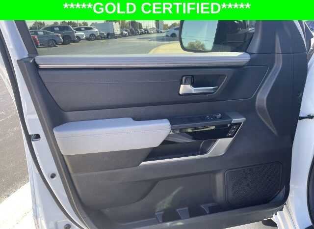 
								Toyota Sequoia full									