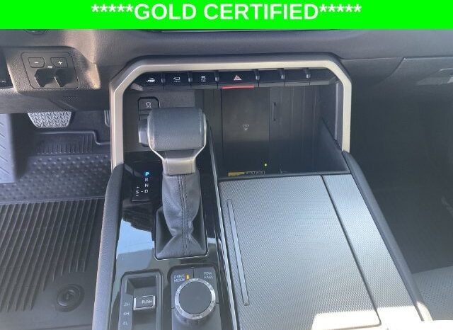 
								Toyota Sequoia full									
