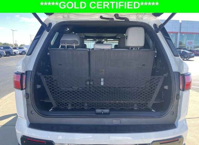 
								Toyota Sequoia full									