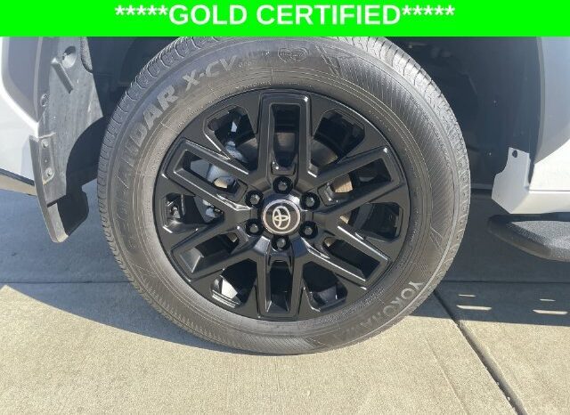 
								Toyota Sequoia full									