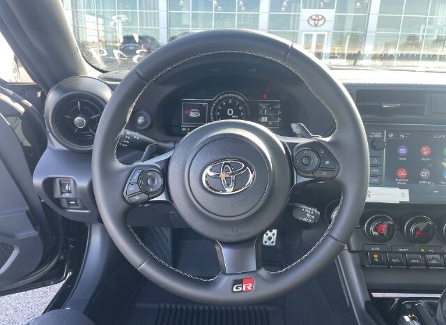 
								Toyota GR86 full									