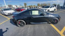 
										Toyota GR86 full									