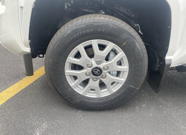
								Toyota Tacoma full									