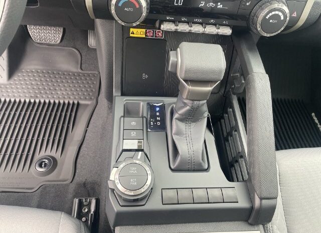 
								Toyota Tacoma full									