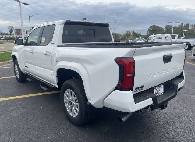 
								Toyota Tacoma full									