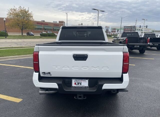 
								Toyota Tacoma full									