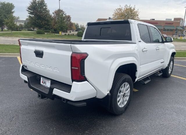 
								Toyota Tacoma full									