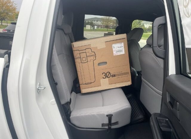 
								Toyota Tacoma full									