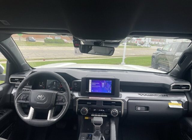 
								Toyota Tacoma full									