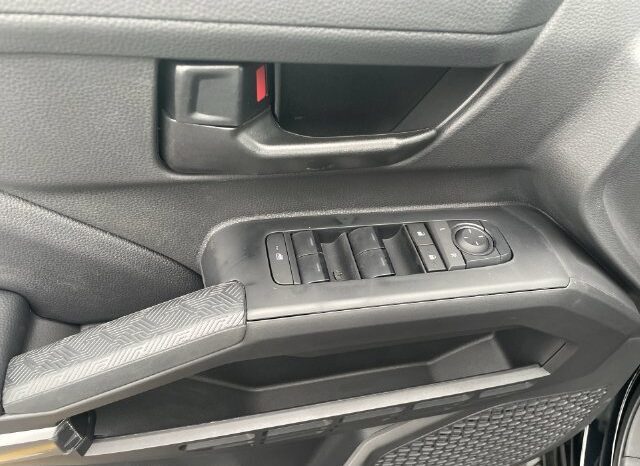 
								Toyota Tacoma full									