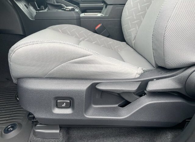 
								Toyota Tacoma full									