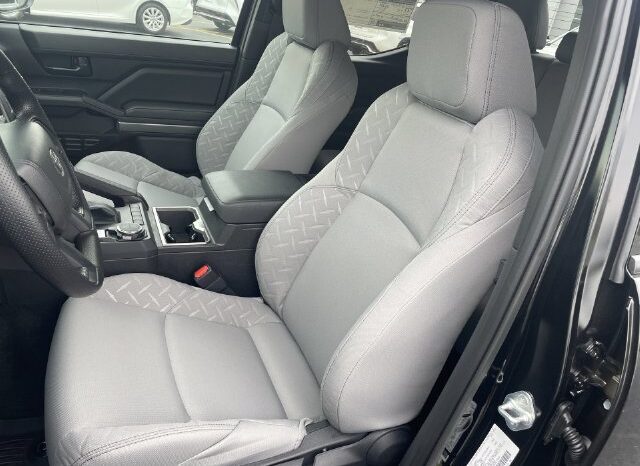 
								Toyota Tacoma full									