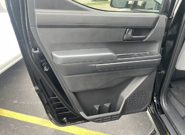 
								Toyota Tacoma full									