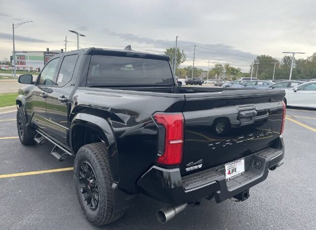 
								Toyota Tacoma full									