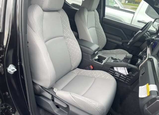 
								Toyota Tacoma full									
