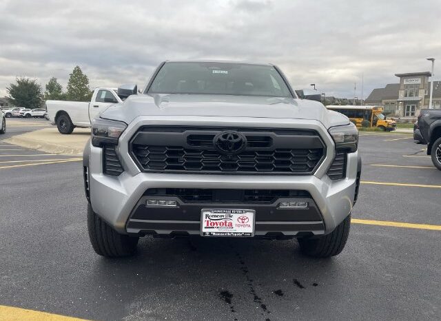 
								Toyota Tacoma full									