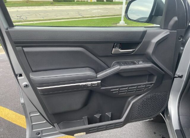 
								Toyota Tacoma full									