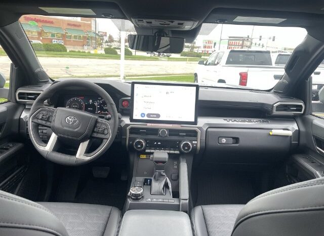 
								Toyota Tacoma full									