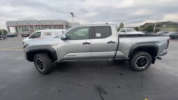 
										Toyota Tacoma full									